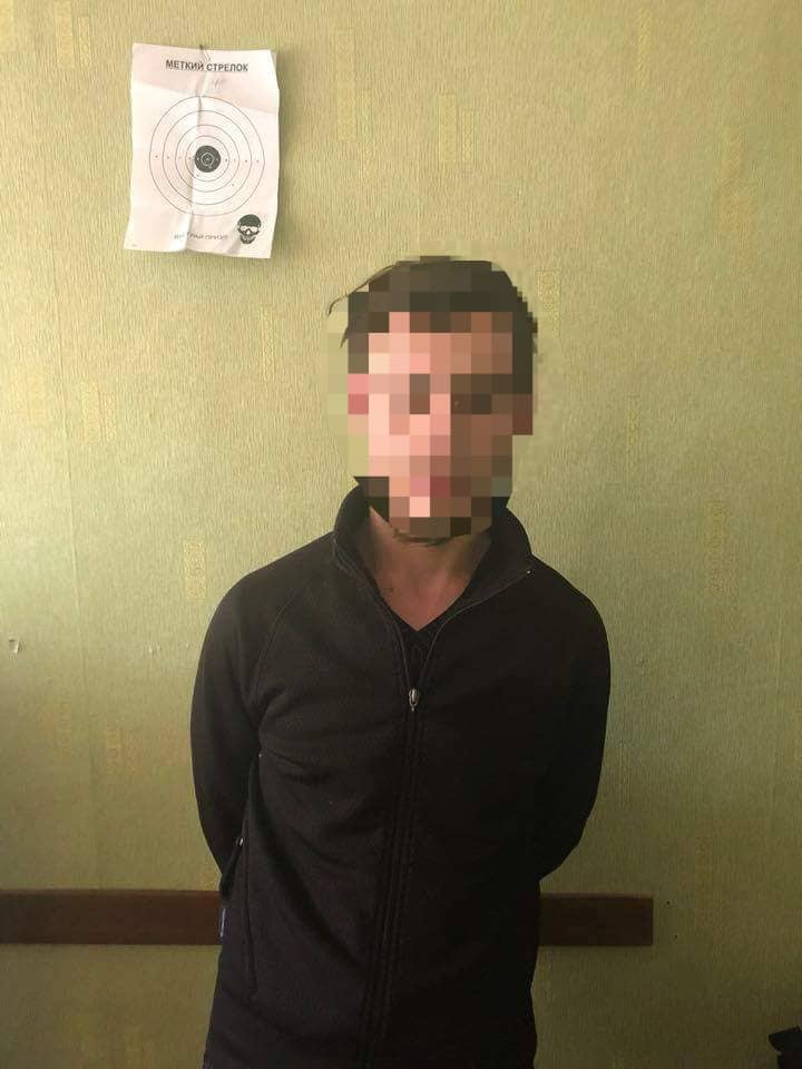 Киевская местная прокуратура №3 сообщила о подозрении 24-летнему гражданину Грузии, который во время конфликта вызвал 64-летнему киевлянину черепно-мозговую травму